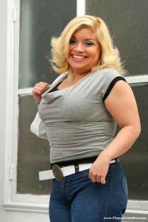 Plumpers And BW invite you to explore xxx pictures with Karen and Connie in passionate lesbian action